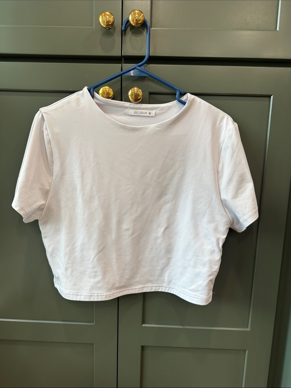 Cropped stretchy white top
